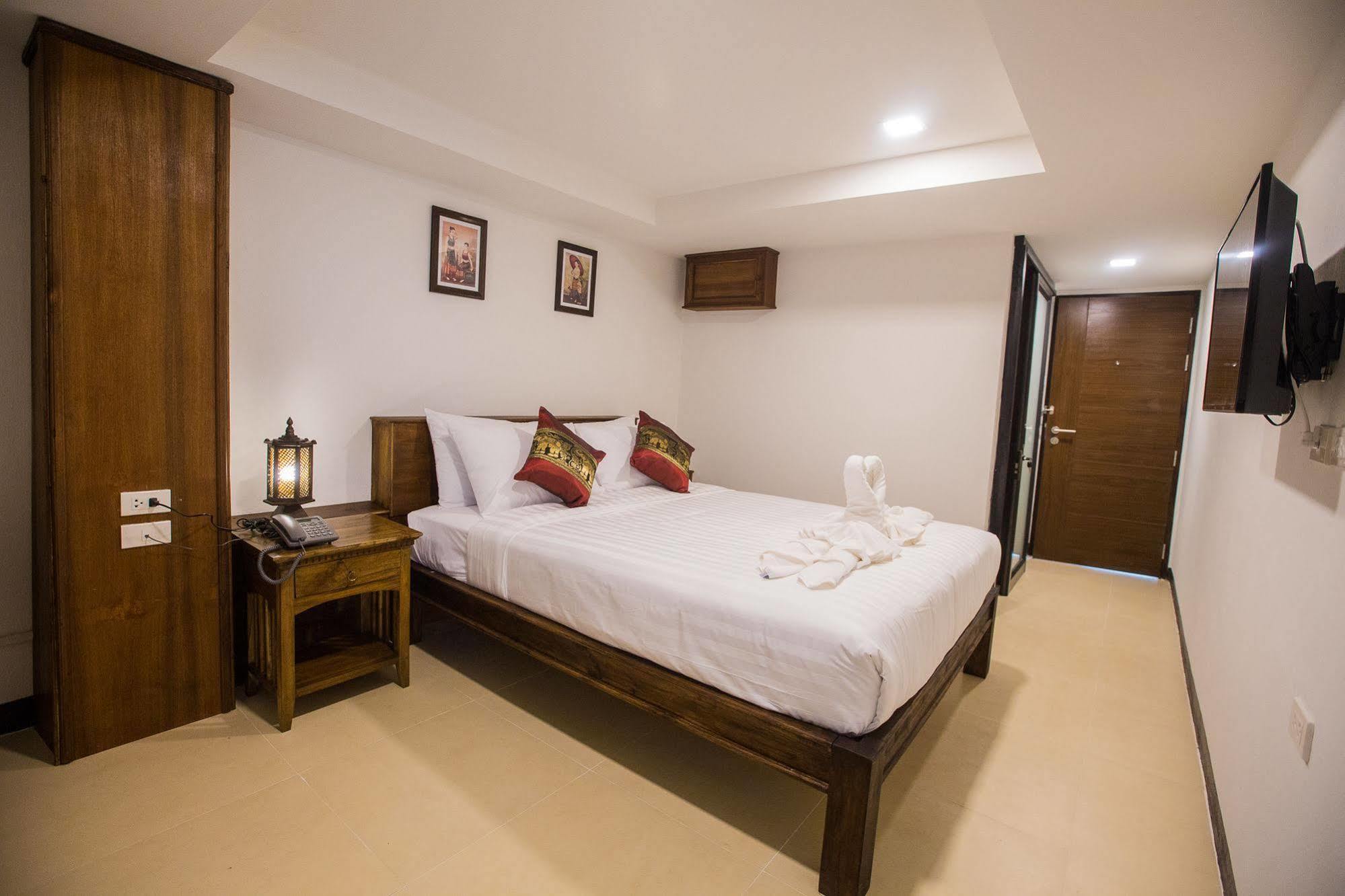 C Hotel Boutique And Comfort Chiang Mai Ngoại thất bức ảnh